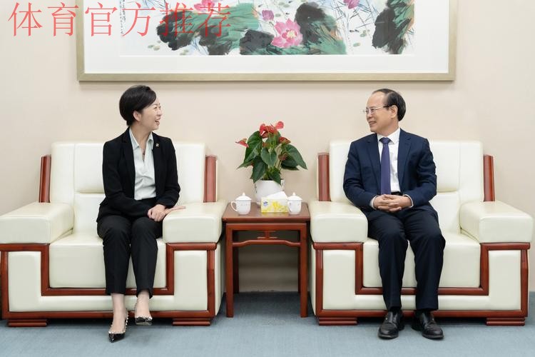 加强交流 林晓华会见＂新华青年足球大使＂代表团